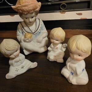 Charming Ceramic Figurine Set - Cream and Tan